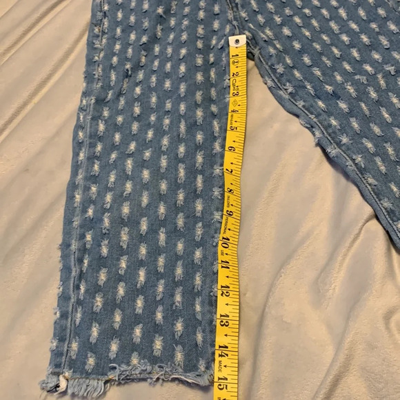 M.L. Kids size 10 straight leg distressed polka dot pattern light wash raw hem - Picture 8 of 9